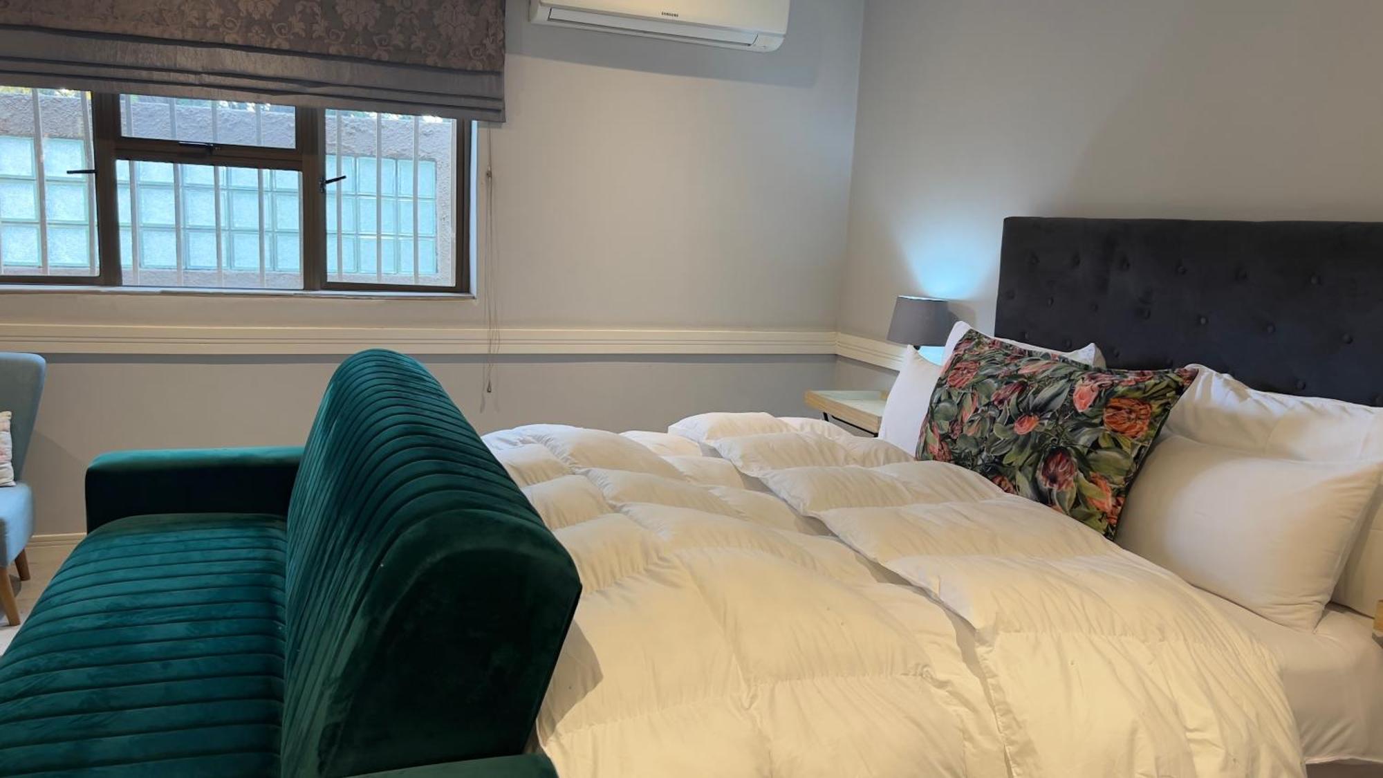 27A On Angus Hotel Johannesburg Bagian luar foto