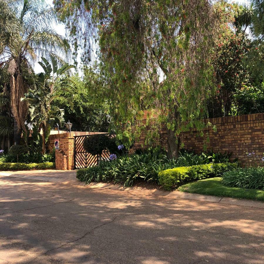 27A On Angus Hotel Johannesburg Bagian luar foto